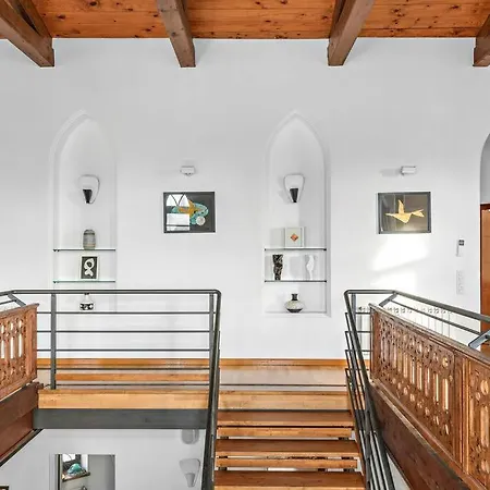 别墅 Sa Capella : Ancienne Chapelle Renovee Avec Piscine 马翁