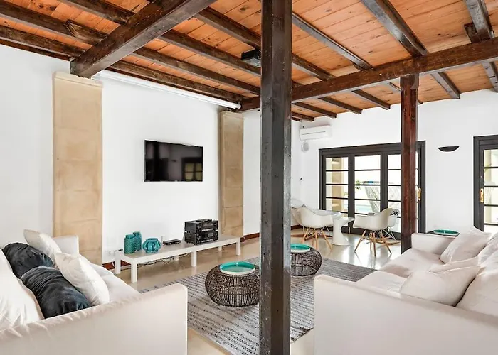 Sa Capella : Ancienne Chapelle Renovee Avec Piscine