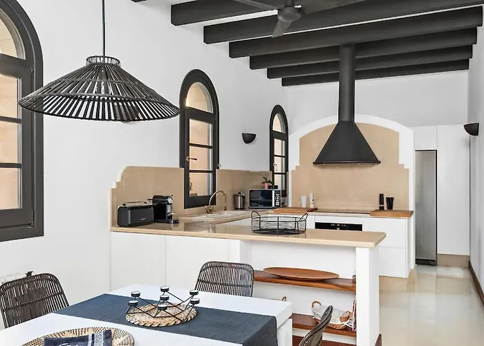 Sa Capella : Ancienne Chapelle Renovee Avec Piscine