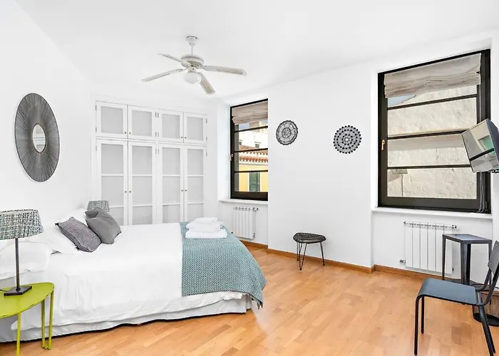 Sa Capella : Ancienne Chapelle Renovee Avec Piscine * Mahón