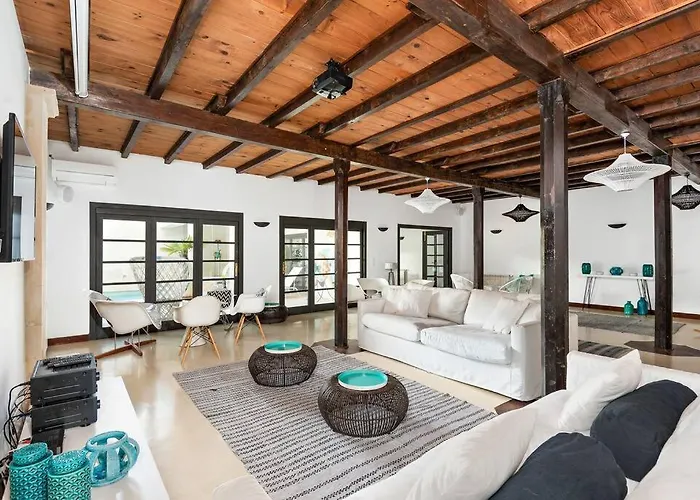 Vila Sa Capella : Ancienne Chapelle Renovee Avec Piscine *